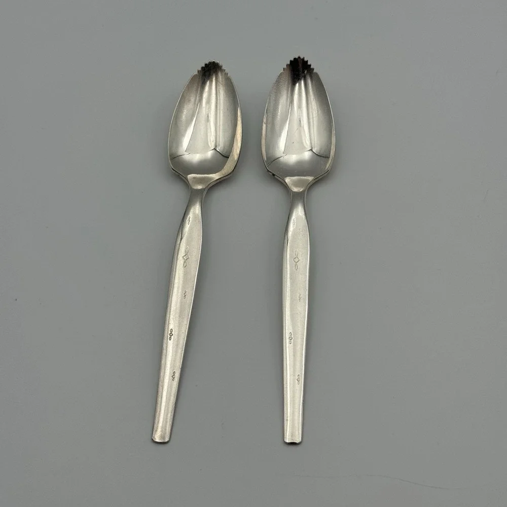 VTG Wm Rogers Mfg Co Grapefruit Spoons Set Of 2 Silverspoon Serrated Citrus MCM